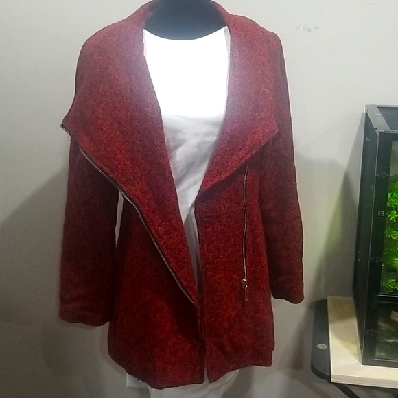 NWOT Wool coat asymmetrical collar flattering cut - Picture 4 of 6